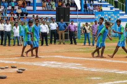 Players engaged in Sekkor game